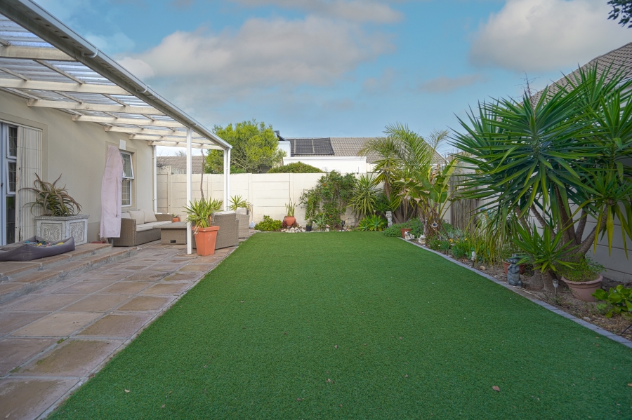 To Let 2 Bedroom Property for Rent in Sunningdale Western Cape